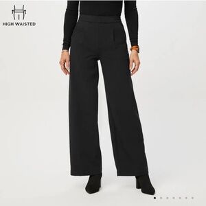 Figs Women's High-Waisted Wide Leg Pants - Black